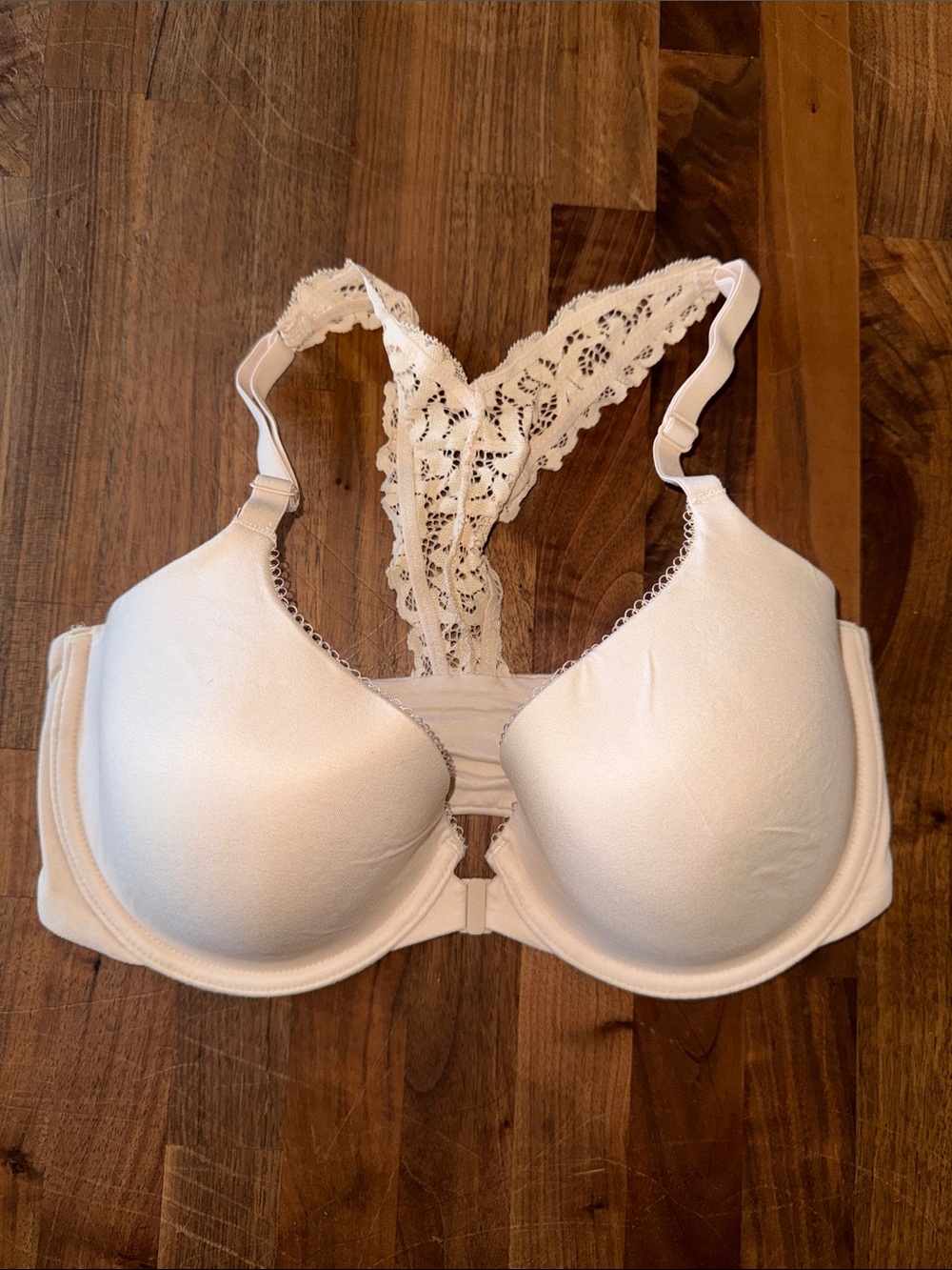 Victorias Secret Body By Victoria Front Close Racerback Bra